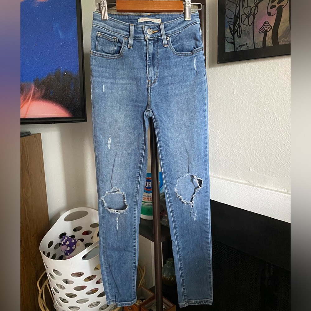 Levi’s denim ripped distressed skinny jeans